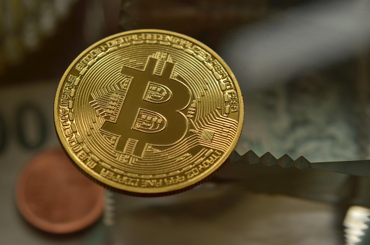 余弦：Hyperliquid上50倍杠杆巨鲸再以452万USDC做多ETH！爆仓价1391美元